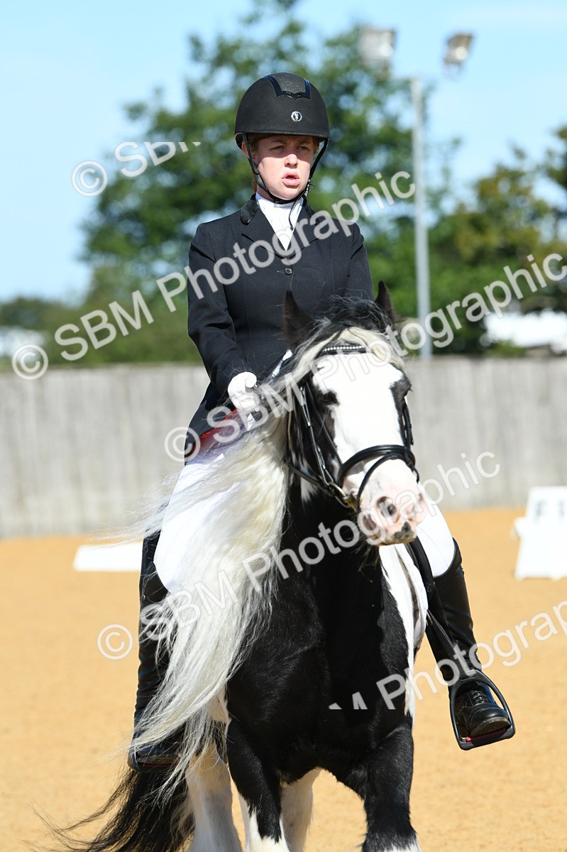 SBM_18082 - D4 - Small Tour Championship - Intro B