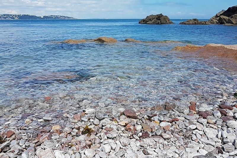 BX13 - Clear blue sea at Breakwater Beach in Brixham - Greetings Cards Brixham Broadsands and Kingswear