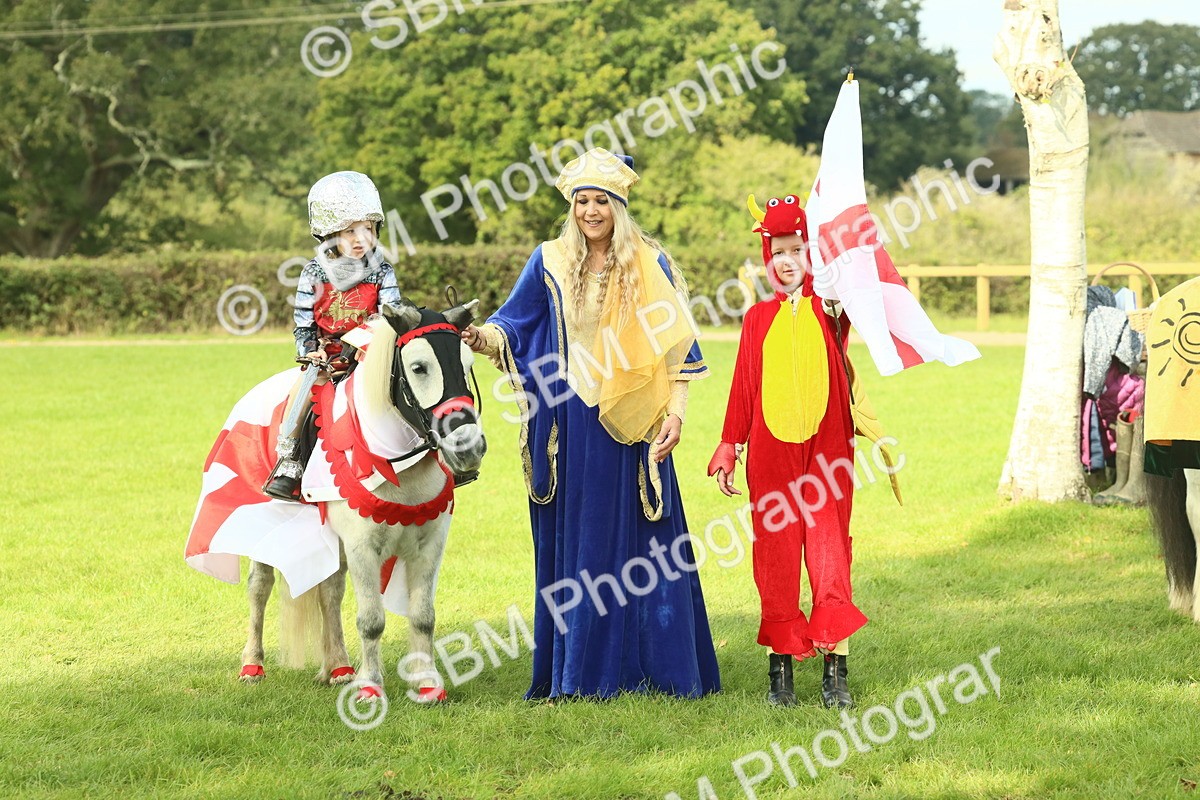 SBM_63532 - S35 - Fancy Dress Showing