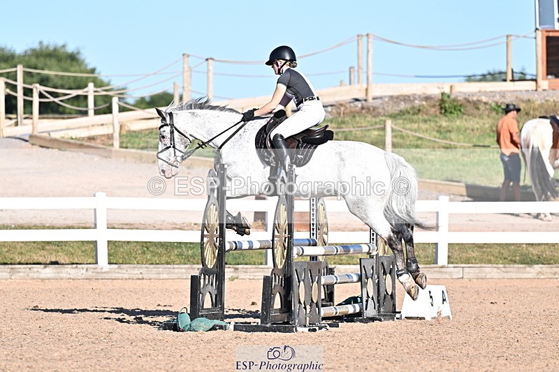 250708A-183309-00567 - 90cm Classes