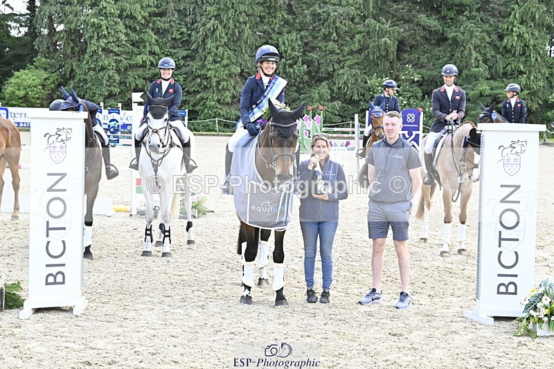 250525A-161240-18543 - Presentations Section C CCI 2 Star Long