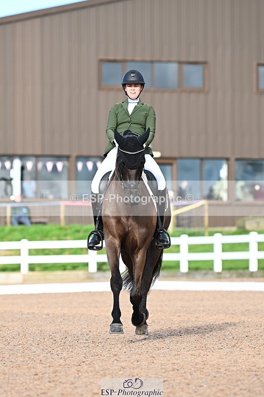 240218A-144539-08926 - 145-Lucy.Amy-Millenium.Falcon