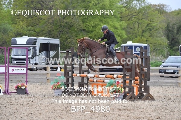 BPP_4980 - CLASS 24 SUN Senior BritiNovice/ 90cm Open