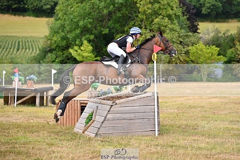 250803A-151808-15967 - P-703-Amber.Williams-THE.EMERALD.LILY