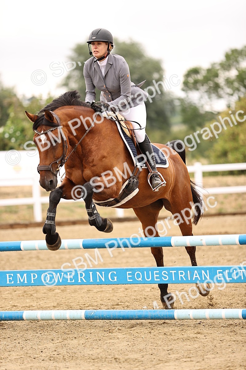 SBM_024290 - Class 8 - Clear Round