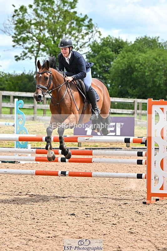 240608A-134231-02640 - Cls 4 Snr Newcomers and 1.10m Open