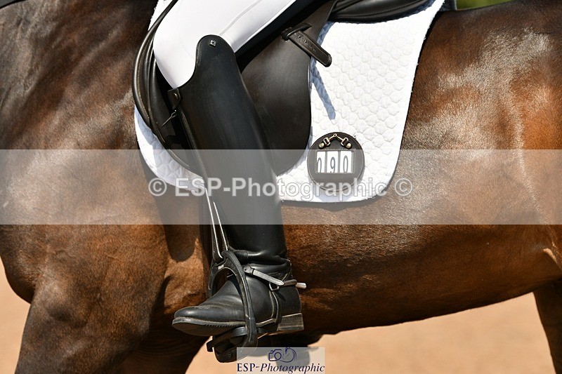 250817-132706-09958 - 090-Sarah.GoddardSaris.Fingers.Crossed