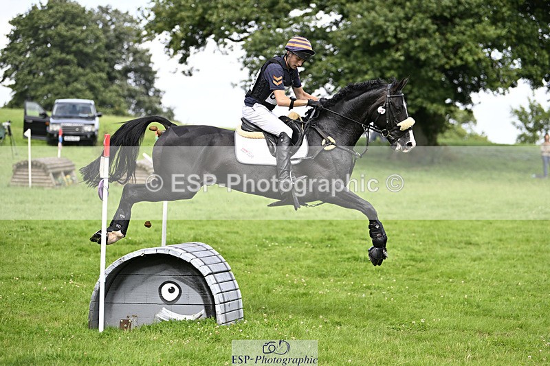 240804-155334-18443 - 616-Max_Forster-HEVANS_ROYAL_REVOLUTION