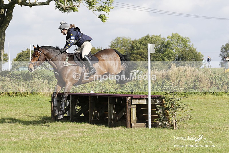  WWHT 171021 3056 - Intermediate (0.90m)  17/10/21