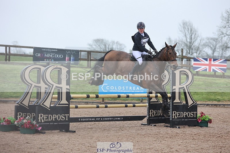 250418-115817-01784 - 080-Tichy.Sanders-SPARHANGER.VELVET