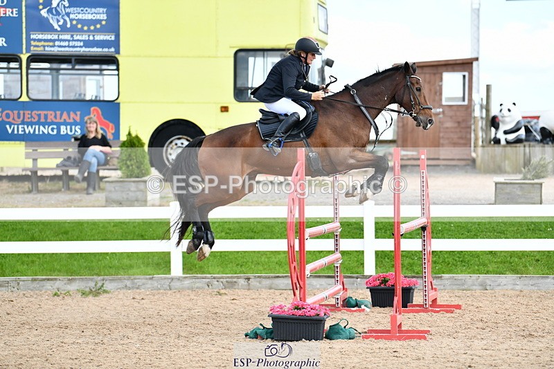 240913A-143656-04766 - Cls 24 1.05m Amateur Qualifier