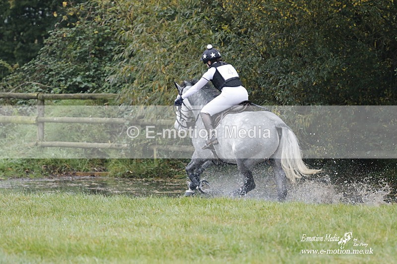 WWHT 171021 0296 - Novice Restricted (0.80m)  17/10/21