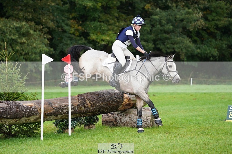 231021-100642-13673 - 619-GARVAGH.GOLDEN.OAK-Ella.Snow-SC+XC