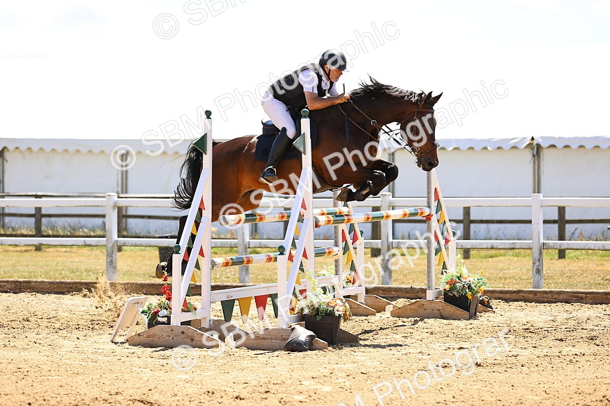 SBM_014476 - Class 15 - Senior Newcomers - 1.10m Open