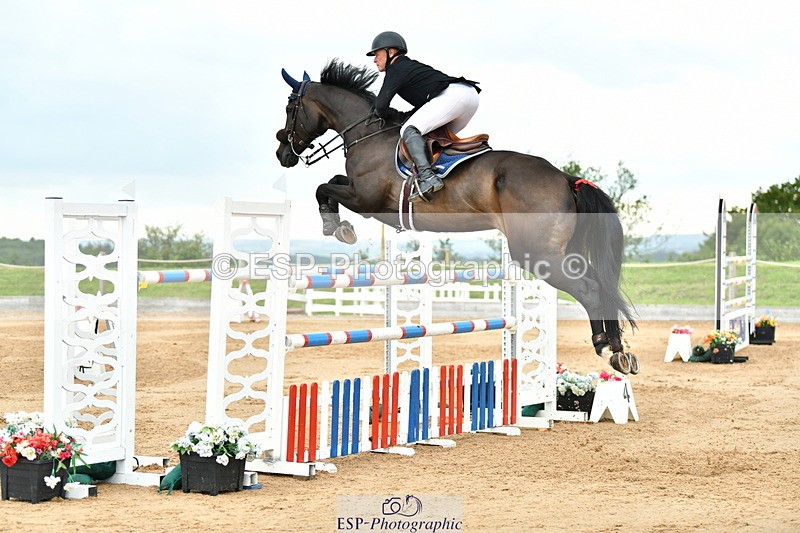 230720A-160041-04128 - Cls 9, 2 Star Big 1.40m Start to break