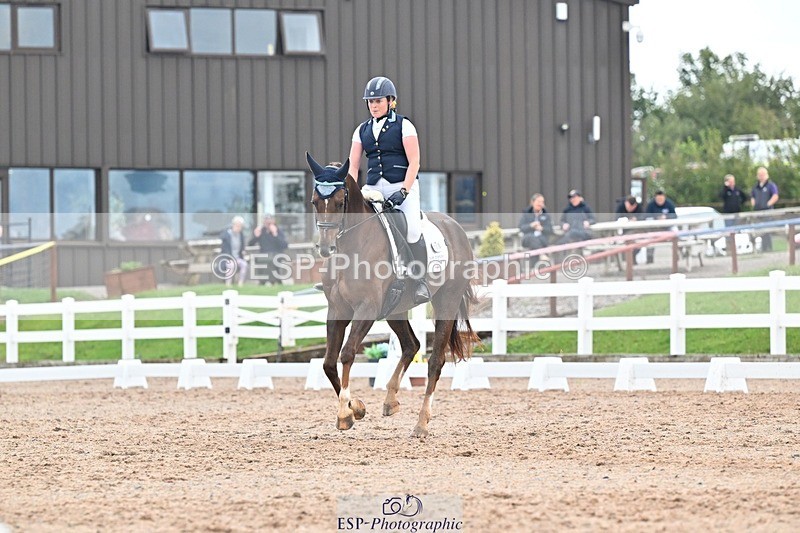 250907-135017-08594 - 006-Verity.PerryVogue