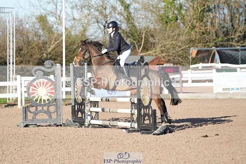 251130-105315-01016 - Cls 4 Pony Brit Nov & 80cm Open