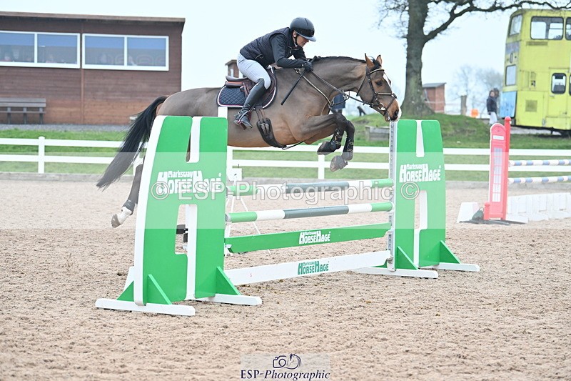 240113A-130017-02092 - Cls 12 Newcomers and 1.10m Open