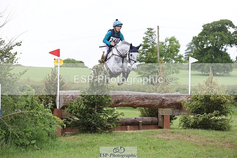 240525-164104-18149 - 266-CAPADOTIA_Z-Eliane_Lovell