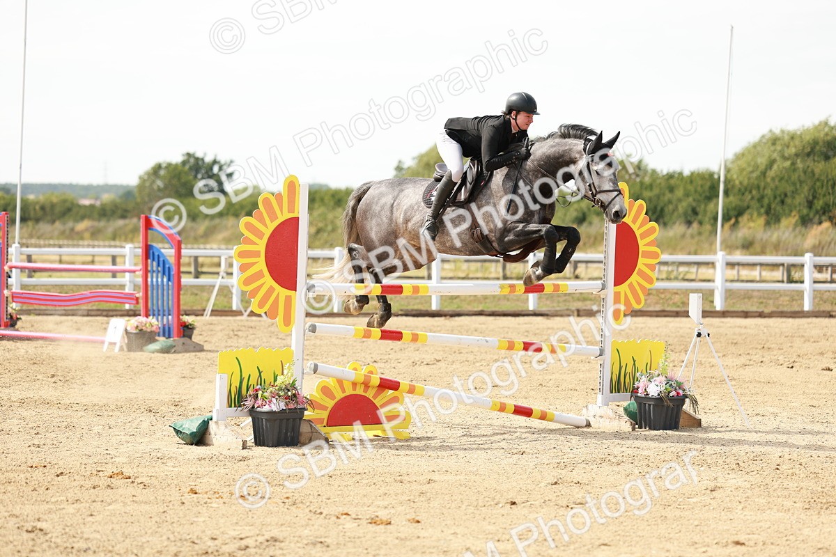 SBM_008109 - Class 4 - Senior Foxhunter - 1.20m Open