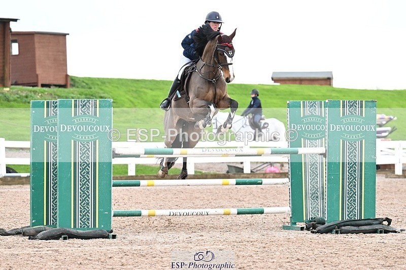 251206-135134-01196 - Cls 13 Snr Foxhunter and 1.20m