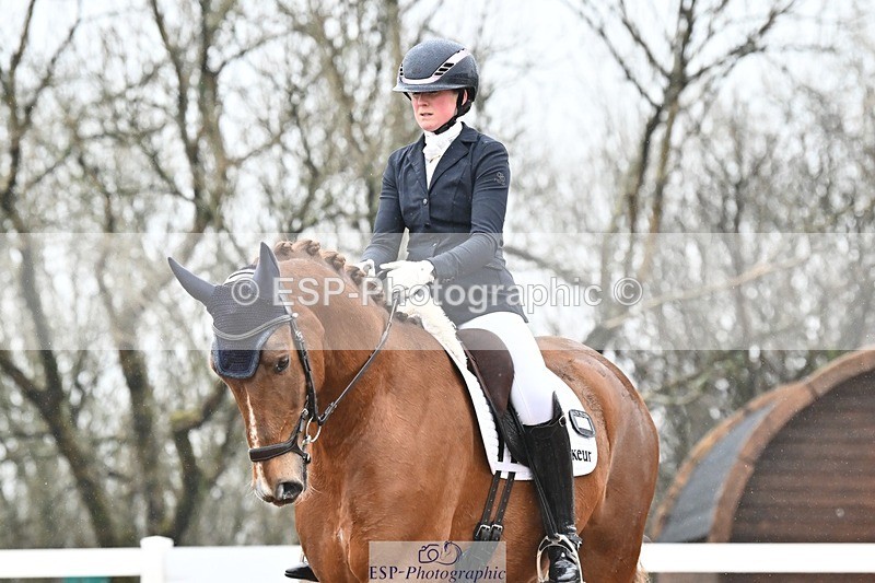 250215-113219-03206 - 257-Beth.Bainbridge-NEWTON.GLOVETROTTER