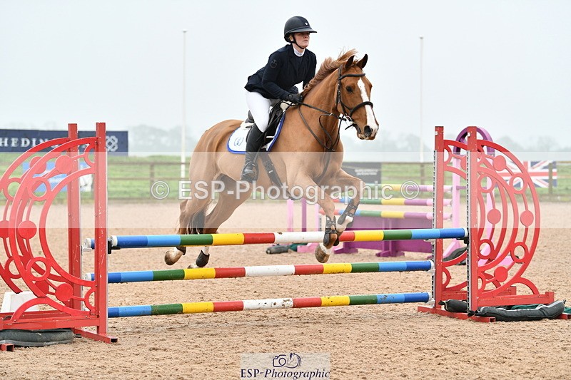 241102A-111905-04258 - SAT Cls 9 British Novice and 90cm Open