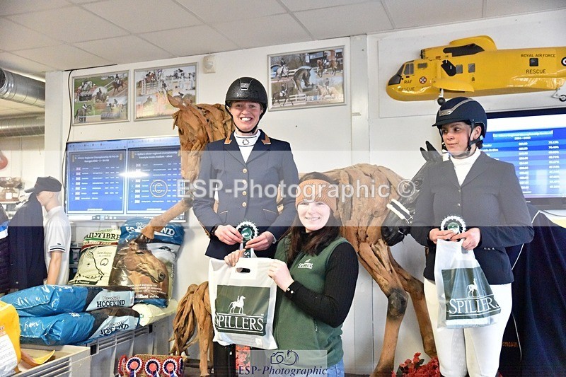 250214-130820-00358 - Freestyle Medium Silver Presentation