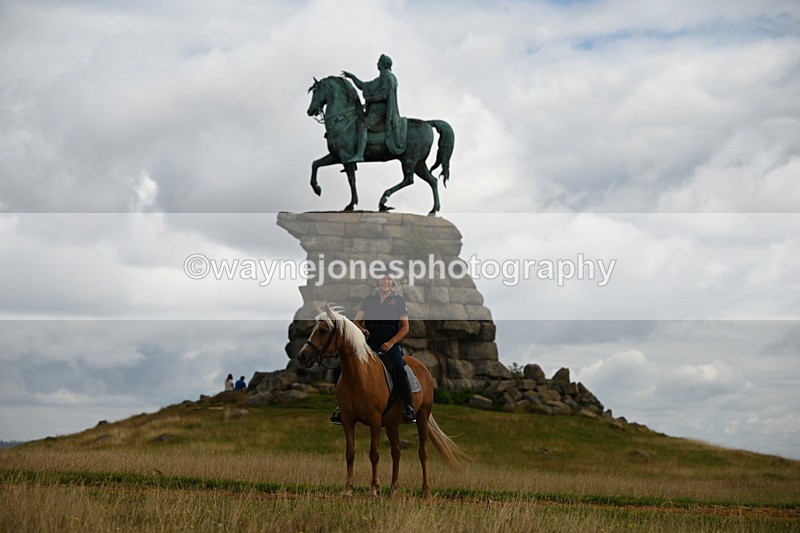 DSC_4148 - Time at Statue 09:50 to 11:09
