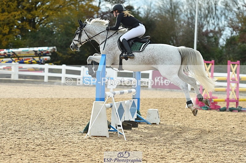 231111A-125946-02013 - Cls 12 Newcomers & 1.10m Open