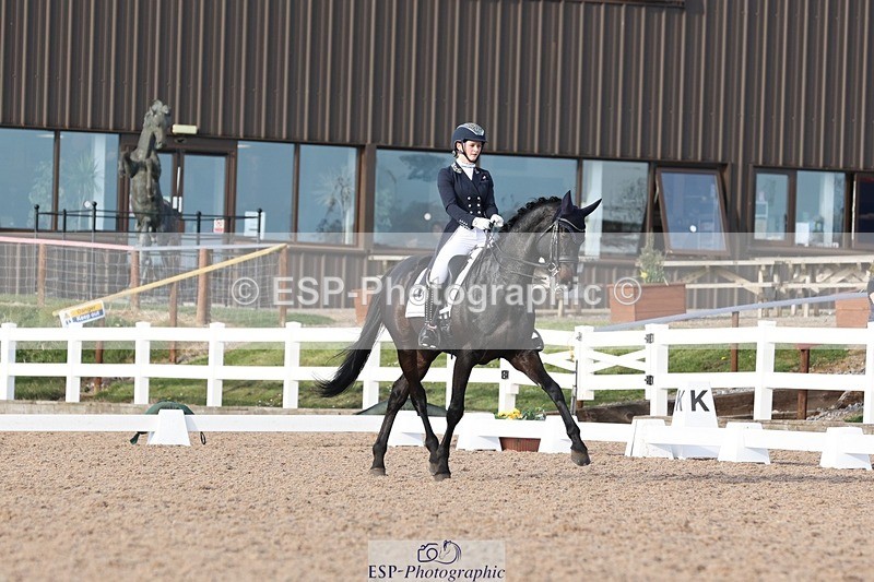 250404-174253-08101 - 069-India.Hamilton-Burnet-Kissingdale