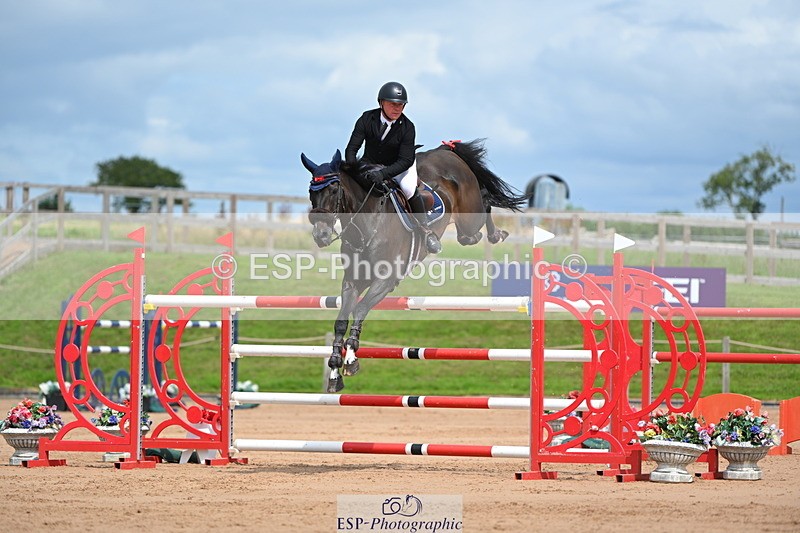 230721A-153018-07267 - Cls 10, 2 Star Big 1.45m Start to break