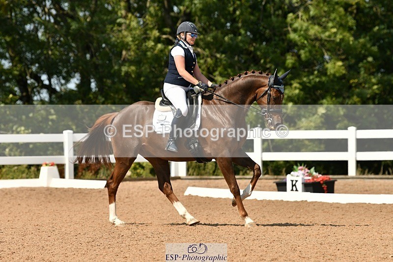 250817-130340-09821 - 214-Verity.PerryVogue