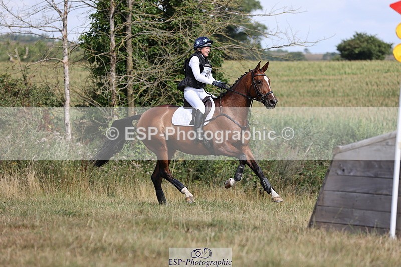 250802A-103732-00933 - B-058-Fern.Hordern-SHES.ALL.THAT