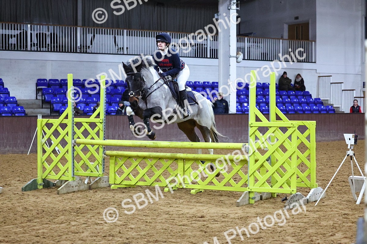 SBM_002569 - Class 6 - Holly & Ivy Stakes - 90cm