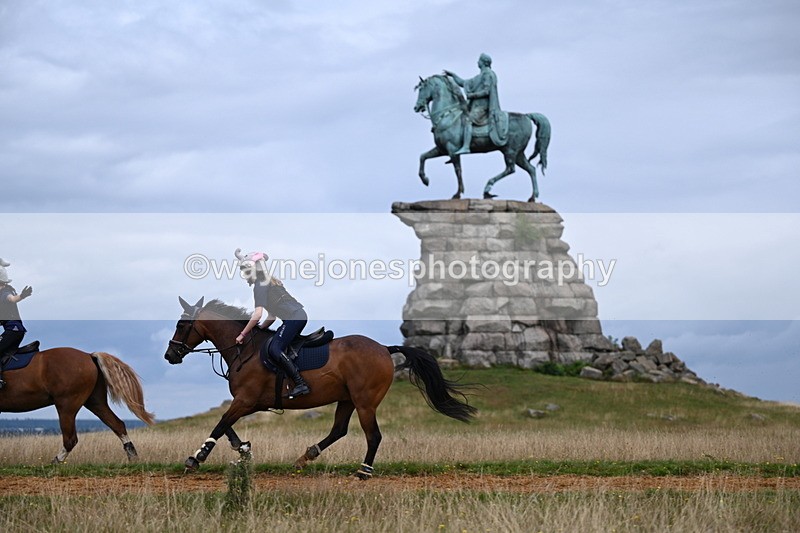 DSC_6041 - Time at Statue 12:17 to 12:44