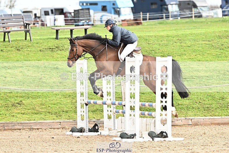 250416-094759-00111 - Cls 1 British Novice and 90cm