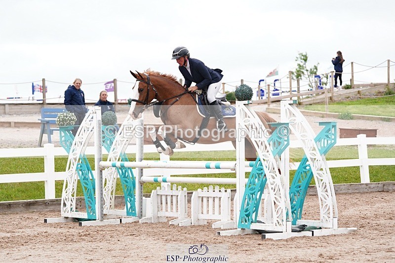 250524-112812-06401 - Cls 21 A&B Snr Disco & 1.00m Open