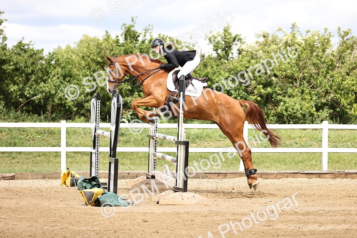 SBM_003061 - Class 11 - Senior Newcomers - 1.10m