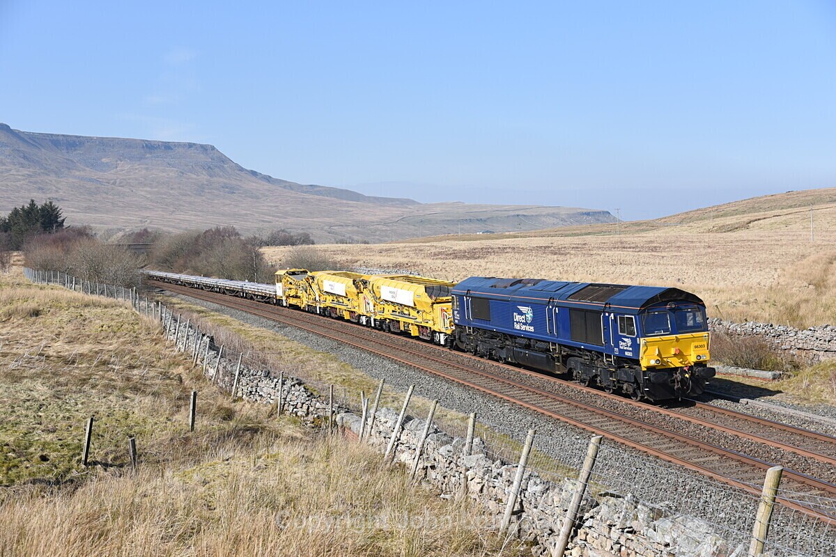 JL - 27.3.20 66303 6K05 Carlisle - Crewe, Ais Gill summit - Ais Gill - Summit