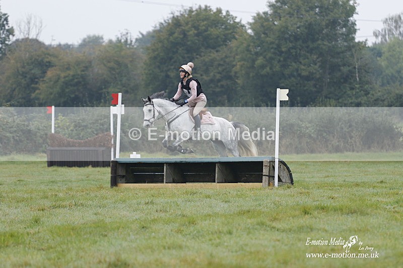 WWHT 171021 0525 - Novice Restricted (0.80m)  17/10/21