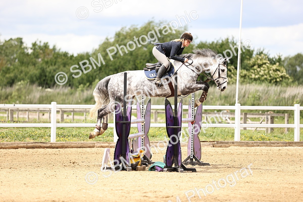SBM_003028 - Class 11 - Senior Newcomers - 1.10m