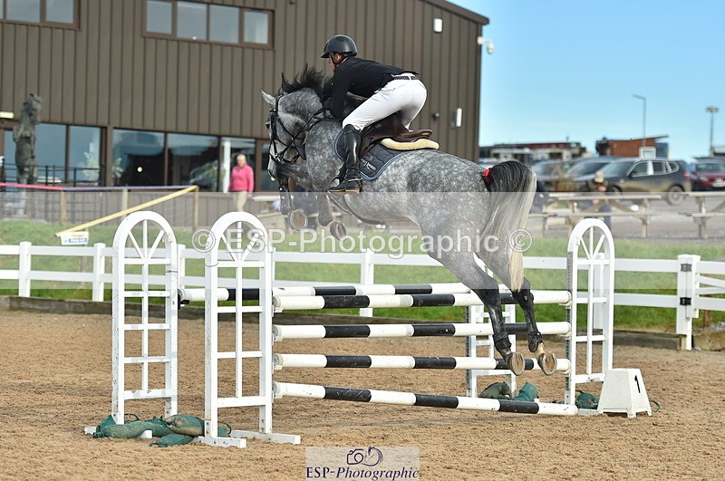 231111A-121426-01773 - Cls 12 Newcomers & 1.10m Open