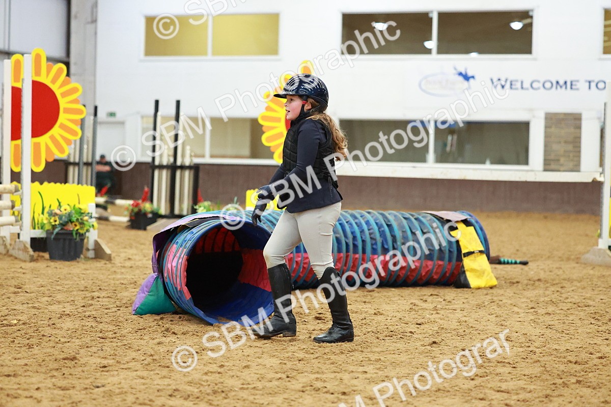 SBM_002179 - Class 3 - Horse & Hound (60cm)