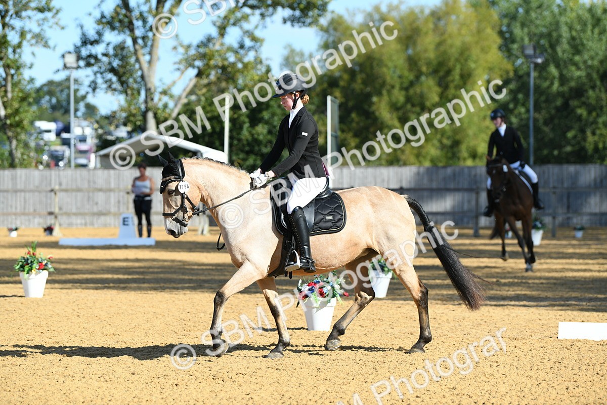 SBM_17882 - D4 - Small Tour Championship - Intro B