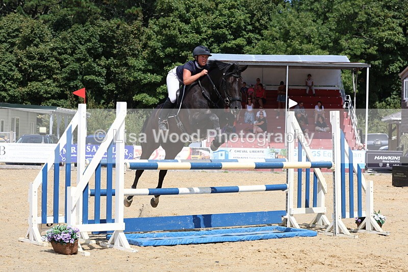 3E7A1690 - Class 8: Senior Newcomers/1.10m open