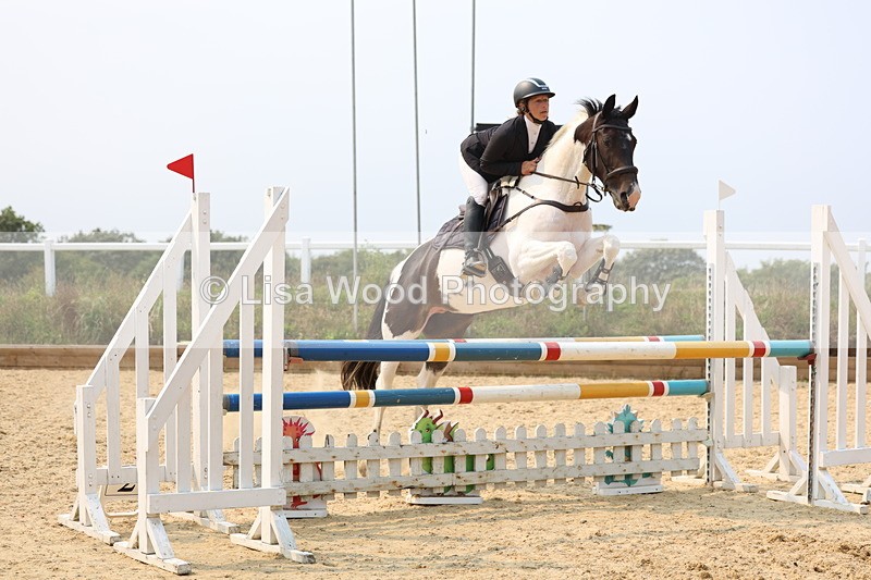 3E7A2477 - Class 8: Senior Newcomers/1.10m open