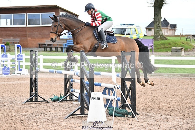 241206-130851-00919 - Cls 5 Newcomers and 1.10m Open