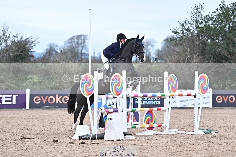 251126-135431-00649 - Cls 5 Foxhunter and 1.20m