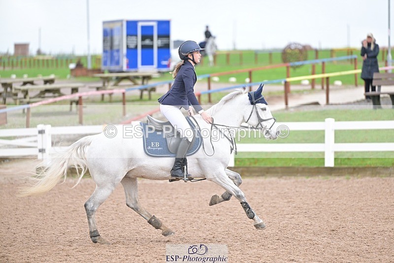 251116-115235-01280 - Cls 6 Pony Newcomers and 1m Open